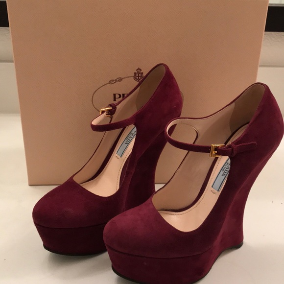 Like-new Prada suede wedges size 35.5 - Picture 1 of 7
